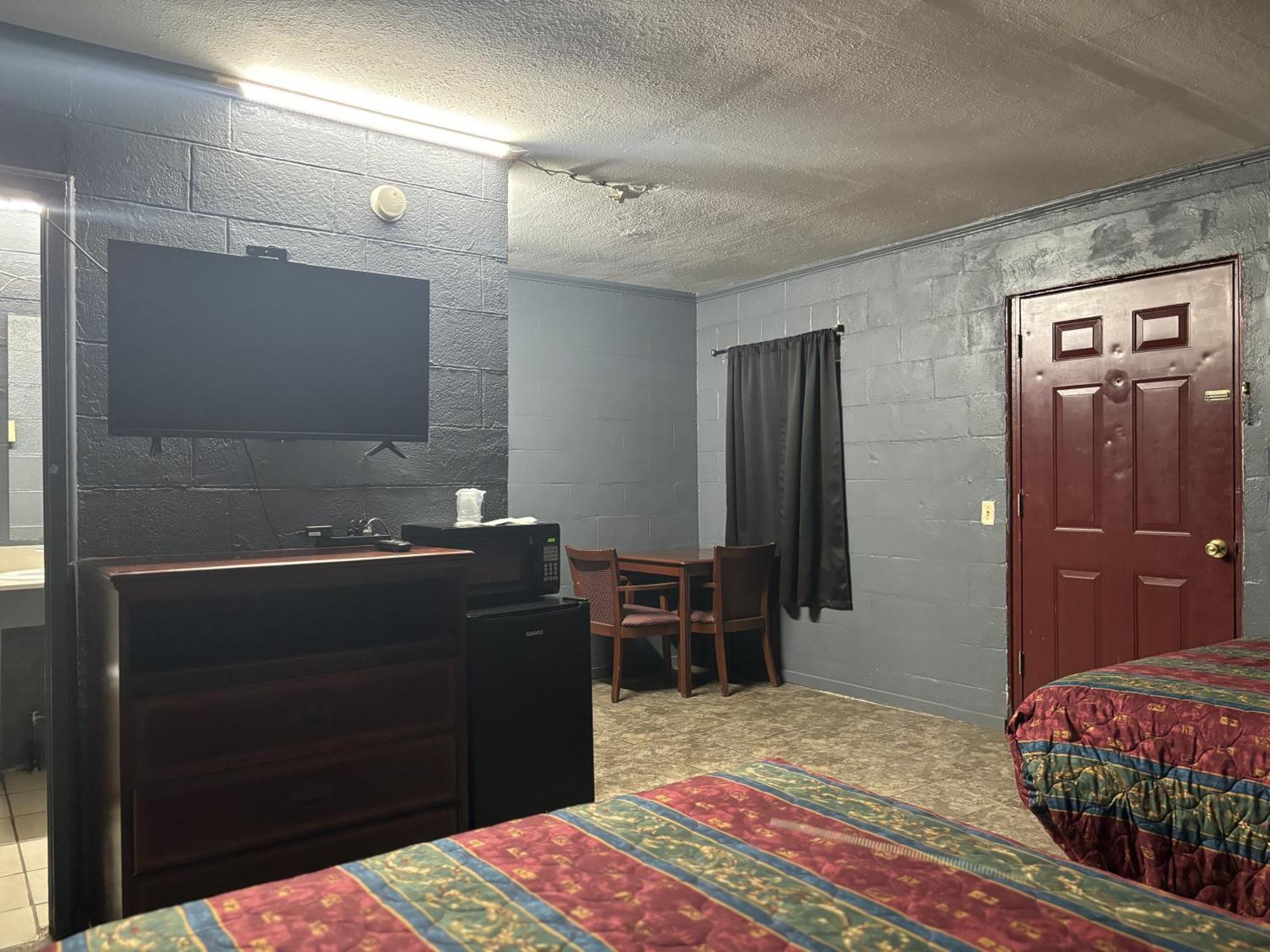 Budget Inn Of Mineola Экстерьер фото